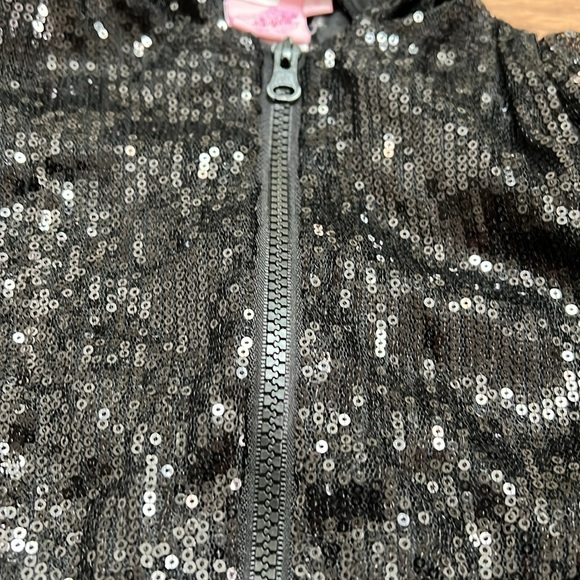Gorgeous sequence hooded shirt sleeve jacket/shirt. - Picture 3 of 4